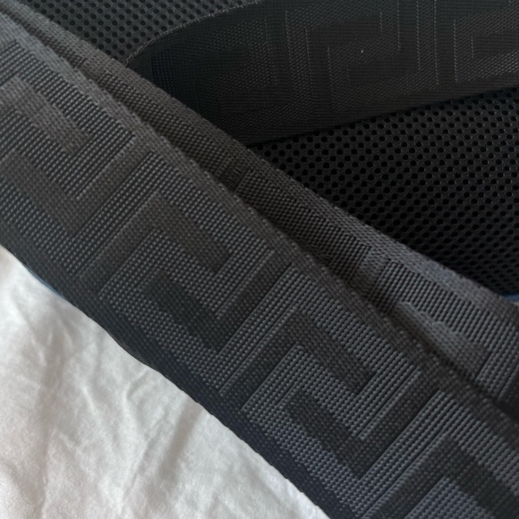 NEW VERSACE MICROCHIPPED BLUE LEATHER BELT BAG! - Picture 9 of 15